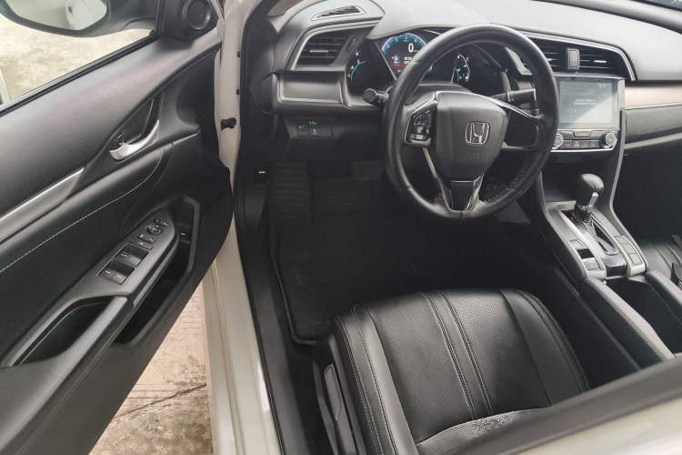 Used Honda Civic 2016 220TURBO CVT Luxury Edition
