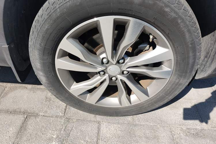 Used Geely Auto Emgrand X7 Sport 2016 1.8TD Automatic Smart Model Right Front Wheel Hub