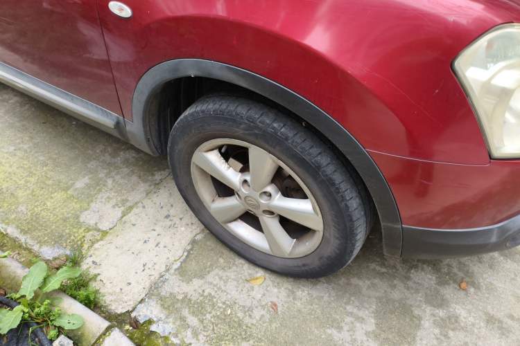 Used Nissan Qashqai 2011 2.0 XV Lea CVT 2WD Right Front Wheel Hub