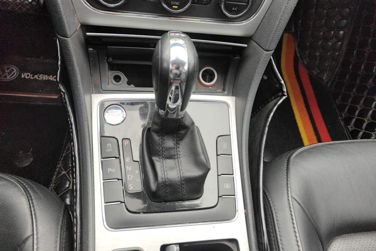 Used Volkswagen Passat 2013 1.8TSI DSG Prestige Edition Gear Lever
