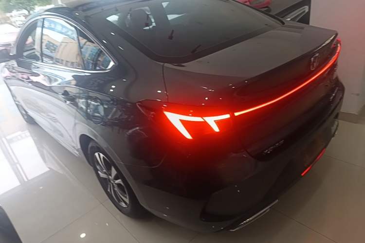 Used CHANGAN Eado 2022 PLUS Blue Whale NE 1.4T GDI DCT Prestige Edition
