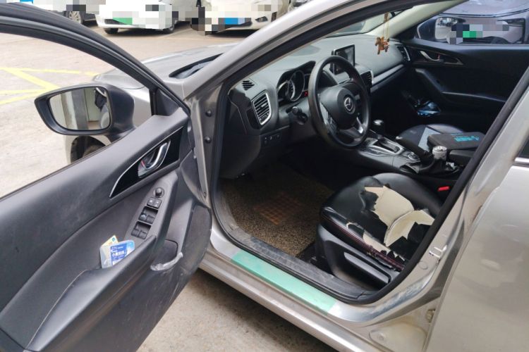 Used Mazda Mazda 3 Axela 2016 Sedan 1.5L Automatic Luxury Model