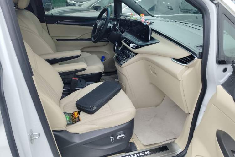 Used Buick GL8 2022 ES Land Cruiser 653T Luxury Model