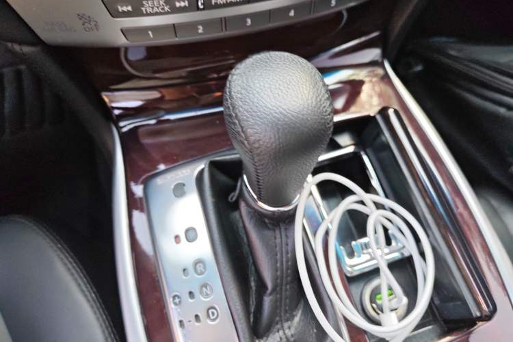 Used Infiniti Q70 2019 Q70L 2.0T Elite Plus Version Gear Lever