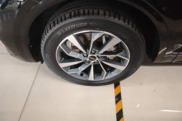 Used Audi Q5L 2022 40T Fashionable and Dynamic Model
