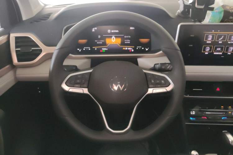 Used Volkswagen Tharu 2024 300TSI Two-Wheel-Drive Moonlight Edition