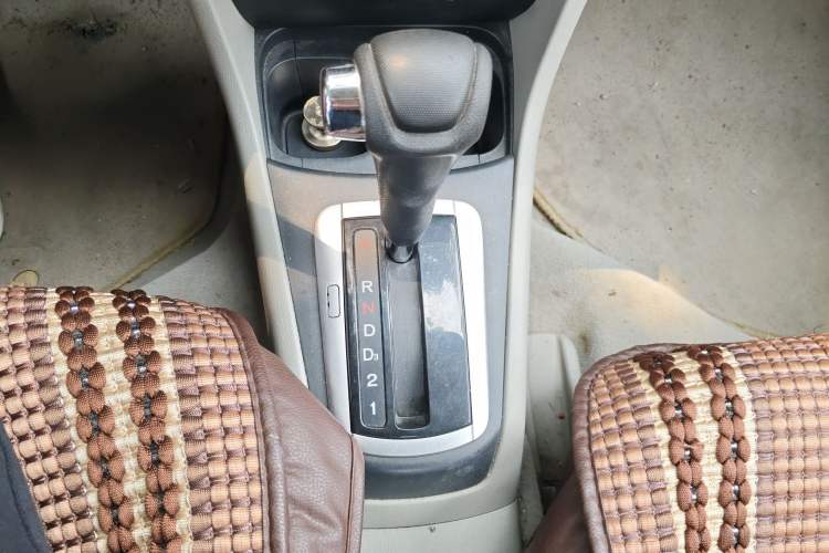 Used Everus S1 2013 1.5L Automatic Comfort Edition Gear Lever