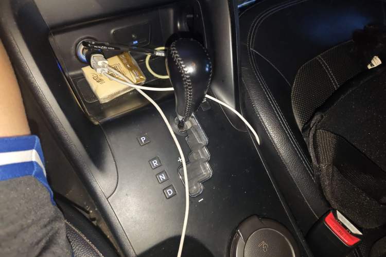 Used Hyundai ix35 2010 2.0L Automatic Two-Wheel Drive Elite Edition GLS Gear Lever