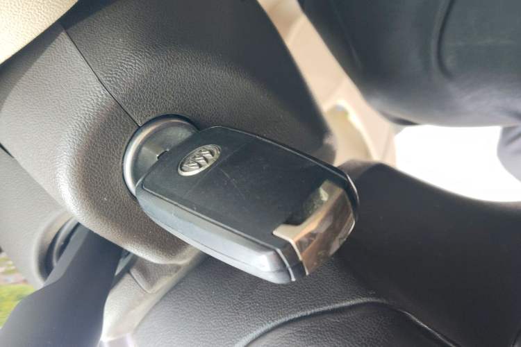 Used Buick LaCrosse 2012 2.4L SIDI Elegant Edition Vehicle Key