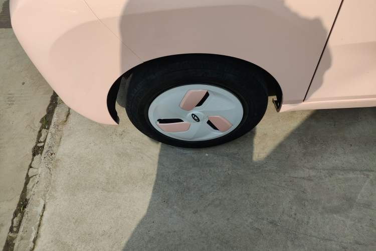 Used Chery QQ Ice Cream 2022 170km Sundae Phosphate Lithium-Ion
