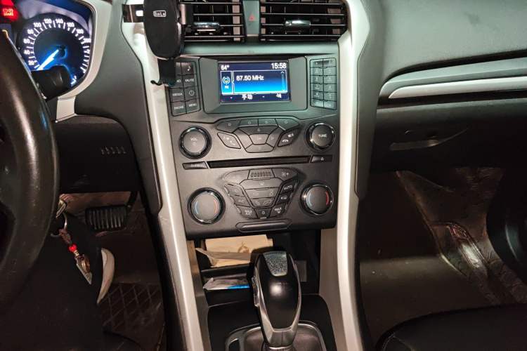 Used Ford Mondeo 2013 1.5L GTDi180 Fashion Edition Audio And AC Panel