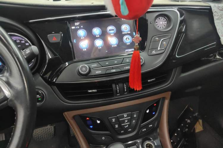 Used Buick Envision 2017 20T Two-Wheel Drive Luxury Model Audio And AC Panel