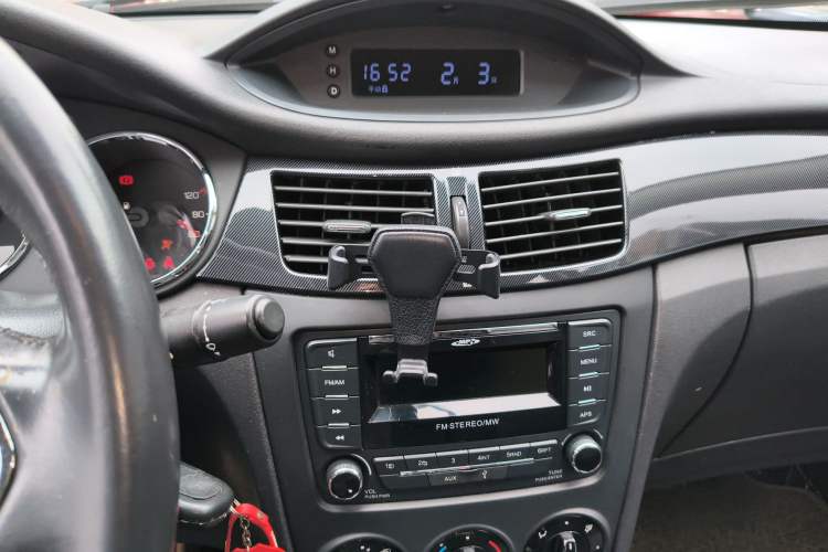 Used Dongfeng Aeolus H30 2013 CROSS 1.5L Automatic Luxury Model