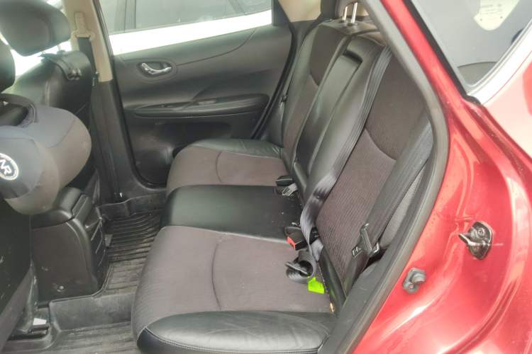 Used Nissan Tiida 2011 1.6L CVT Smart Version