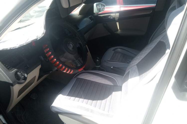 Used Volkswagen Santana 2015 1.6L Manual Comfort Edition