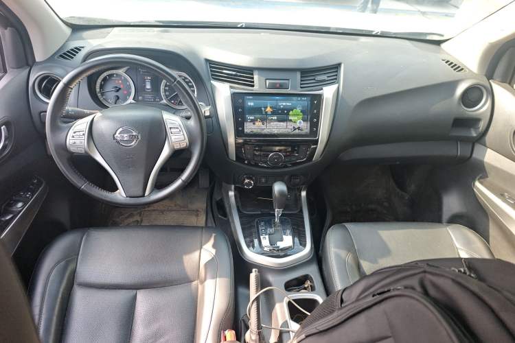 Used Nissan Terra 2020 2.5L XV 4WD Automatic Four-Wheel Drive Flagship Edition Center Console