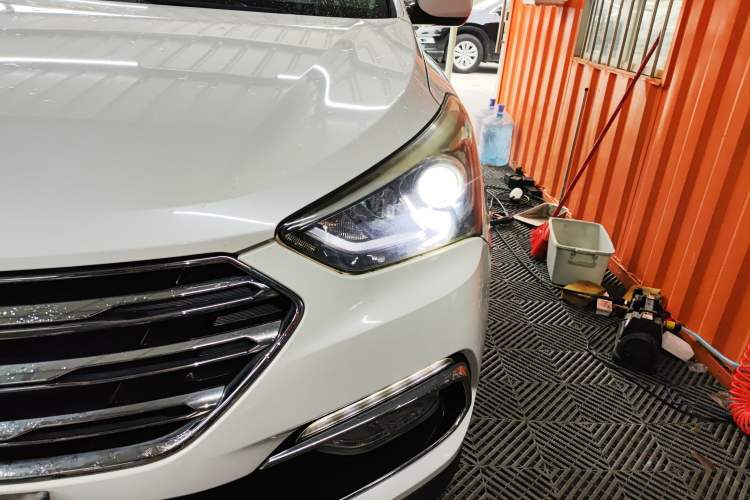 Used Hyundai Santa Fe 2017 2.4L Automatic Two-Wheel Drive Smart Version 5 Seats
