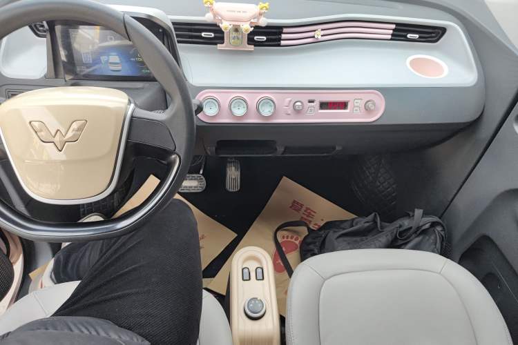 Used Wuling Hongguang MINIEV 2021 Macaron Premium Model – Lithium Iron Phosphate
