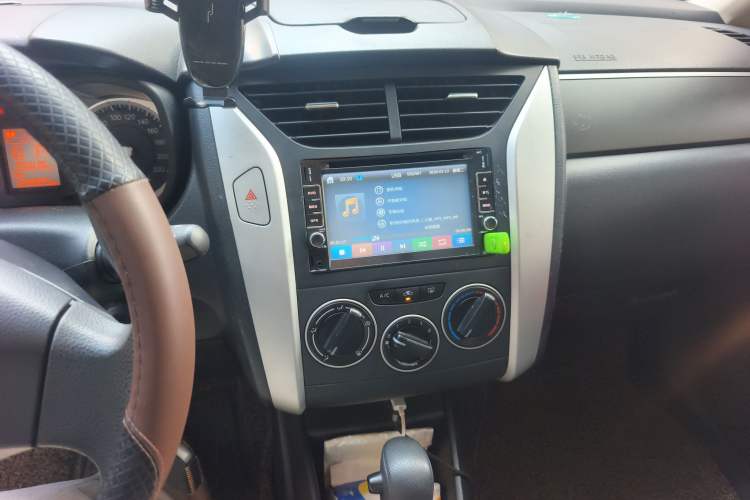 Used Venucia R50X 2013 1.6L Automatic Model
