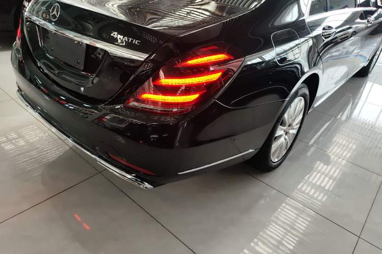 Used Mercedes-Benz S-Class 2017 S 320 L Business Upgrade Edition Right Rear Taillight