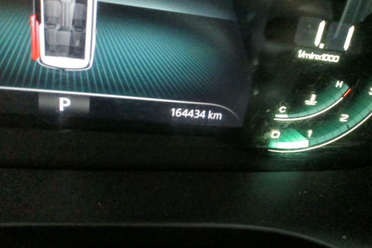 Used Roewe iMAX8 2021 400TGI Flagship Edition Odometer Close Up