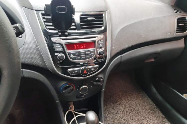 Used Hyundai Verna Ray 2014 1.4L Automatic GLX Audio And AC Panel