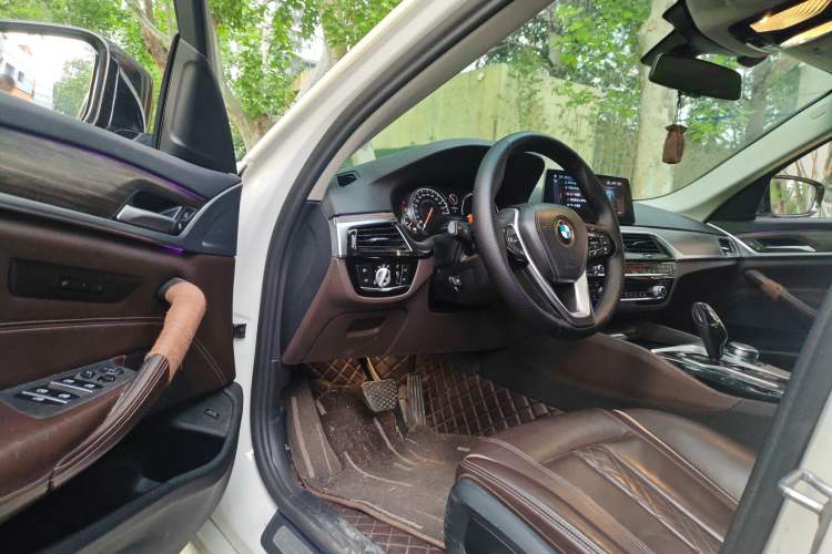 Used BMW 5 Series 2018 530Li Leading Edition Luxury Package Driver Seat