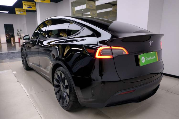 Used Tesla Model Y 2023 High-Performance All-Wheel-Drive Version