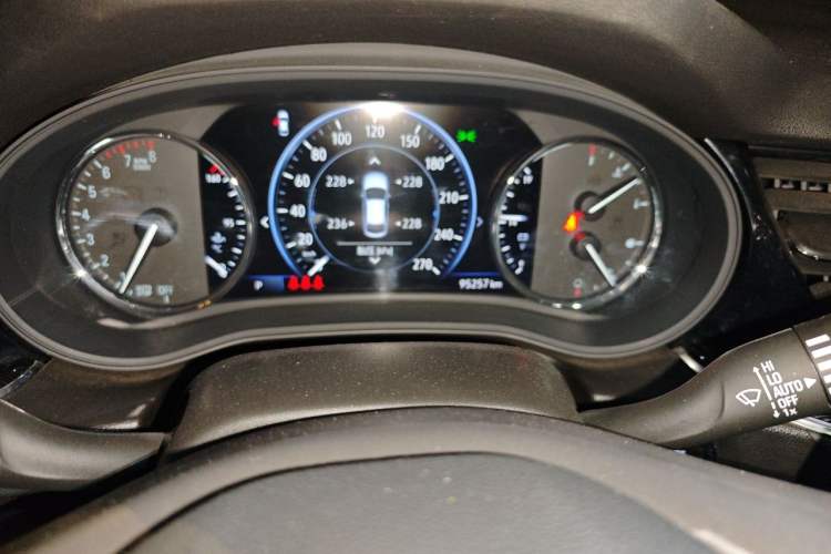 Used Buick Regal 2020 552T Luxury Version Odometer Close Up