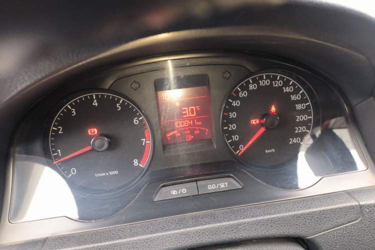 Used Volkswagen Santana 2013 1.6L Manual Fashion Edition Odometer Close Up