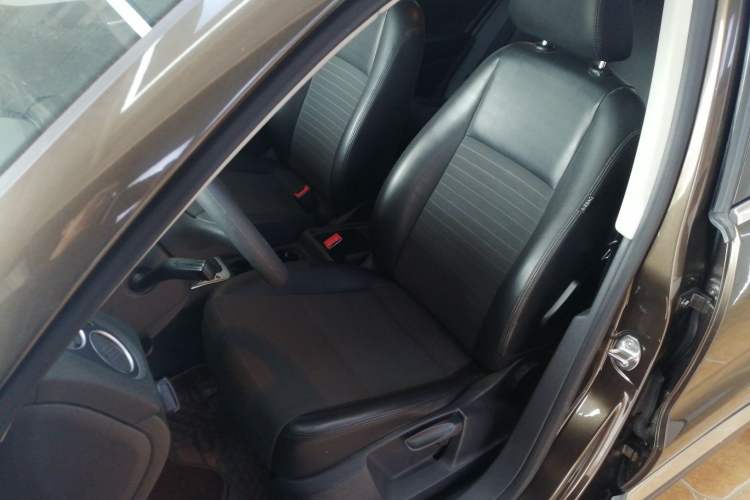 Used Volkswagen Tiguan 2015 1.8TSI Automatic Two-Wheel Drive Trend Edition Left Front Seat