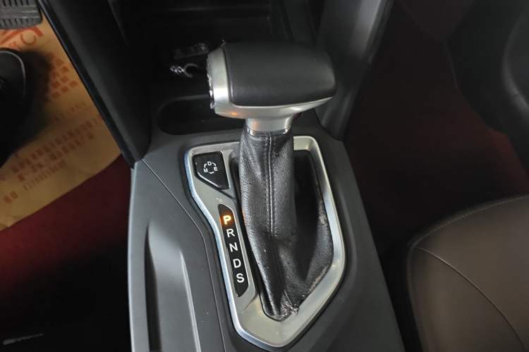 Used GAC Trumpchi GS4 2015 200T G-DCT Luxury Edition Gear Lever