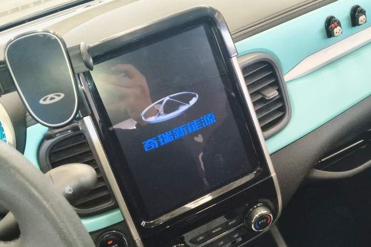 Used Chery QQ Little Ant 2021 150 000 Yuan "Ant Fan" Edition New Ant Cool Version Lithium-Ion Battery Audio And AC Panel