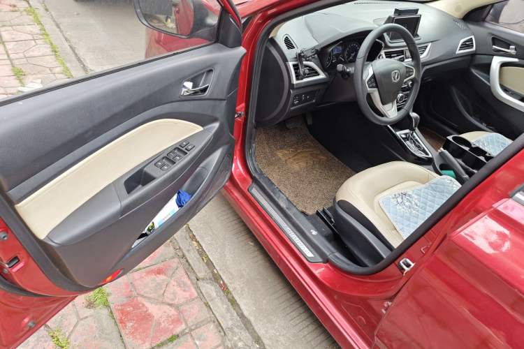 Used CHANGAN Alsvin V7 2015 1.6L Automatic Enjoyment Model China IV Standard
