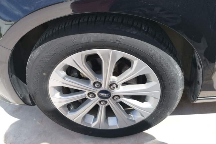 Used Ford Escort 2015 1.5L Manual Fashion Edition
