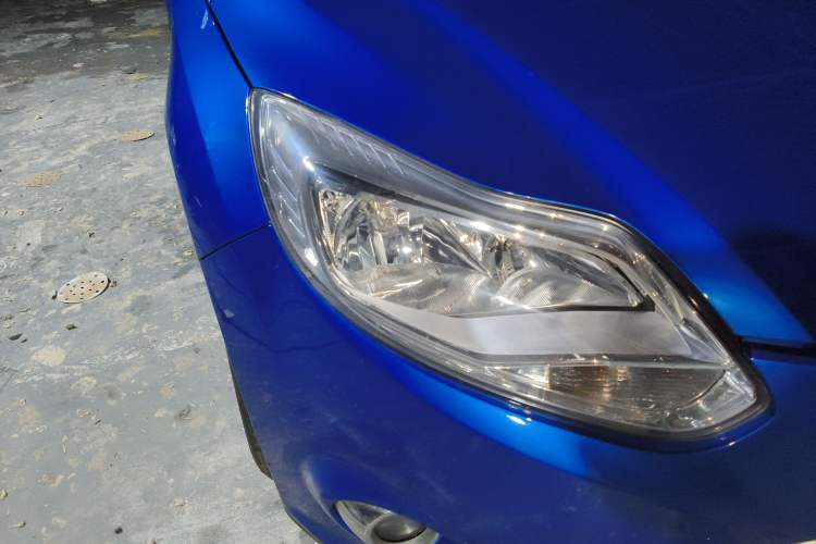 Used Ford Focus 2012 Hatchback 1.6L Automatic Comfort Model Right Front Headlight