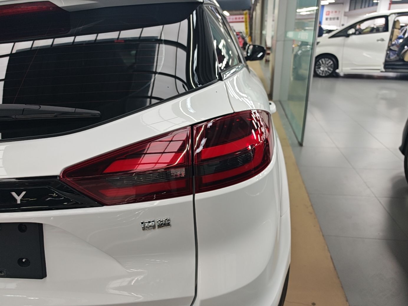 Geely Auto Emgrand X7 Sport 2022 1.8TD DCT Zhiya Trim — снимка 9