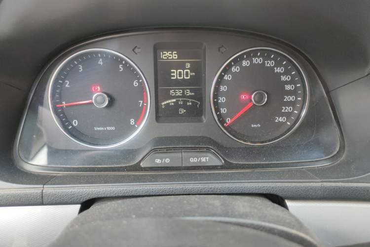 Used Volkswagen Gran Lavida 2013 1.6L Manual Comfort Model
