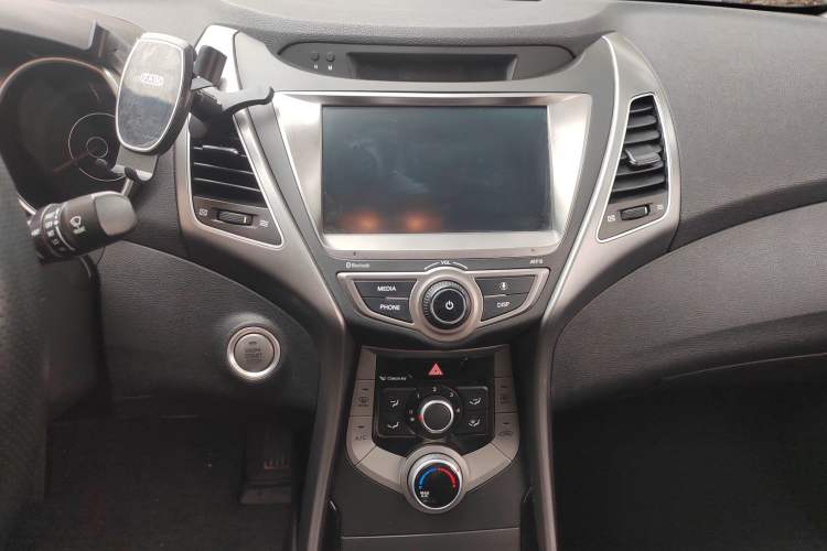 Used Hyundai Elantra (5th Generation / Langdong) 2016 1.6L Automatic Prestige Model Audio And AC Panel