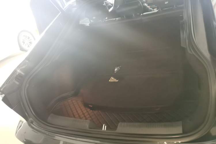 Used Changan UNI-V 2022 1.5T Prestige Version
