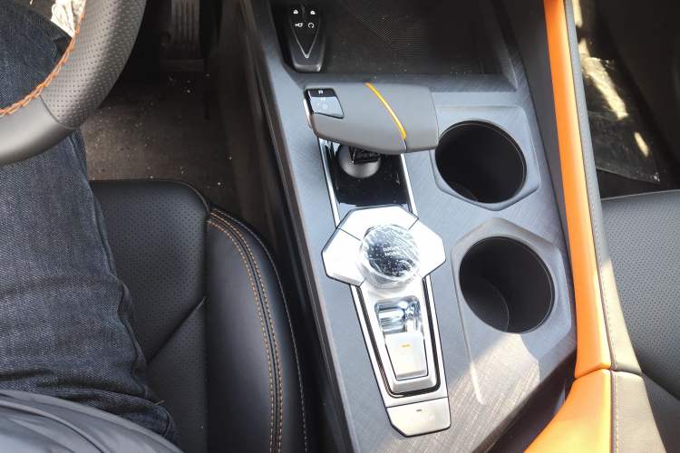 Used Changan UNI-V iDD 2023 Zhidian iDD 1.5T 113km Smart & Fun Version (Rapid Edition)