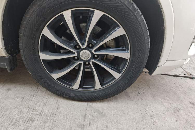 Used Zotye SR7 2016 1.5T CVT Cube Heart Edition China V Standard
