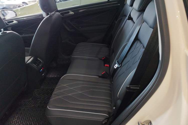 Used Volkswagen Tiguan L 2022 330TSI Automatic Two-Wheel Drive R-Line Enhanced Edition