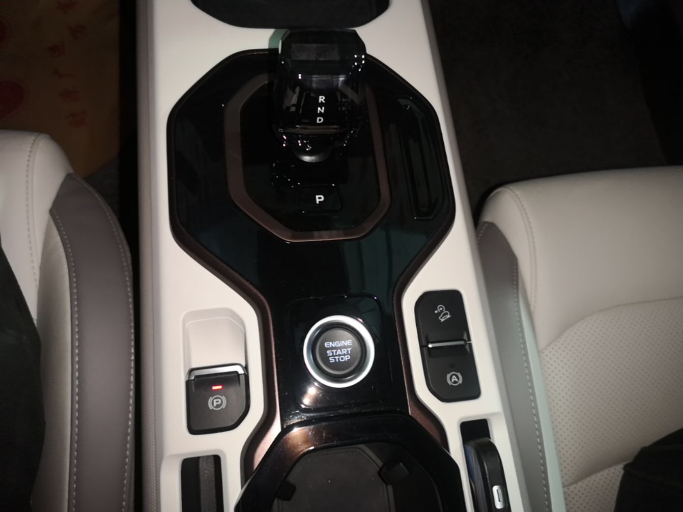 Geely Auto icon 2026 Model Chocolate 1.5TD Pure & Refined Edition — снимка 16