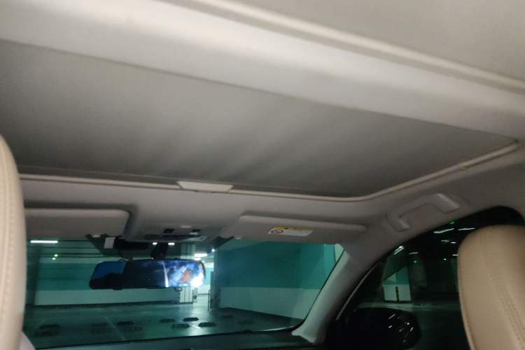 Used Toyota RAV4 2013 2.5L Automatic 4x4 Elite Edition Headliner