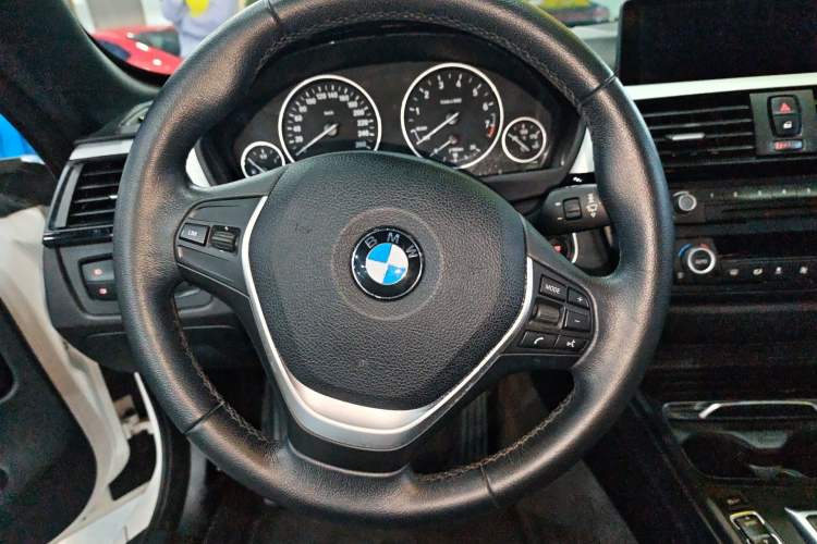 Used BMW 4 Series 2016 420i Convertible Fashion Model

