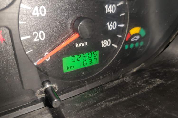 Used JAC Group Refine 2011 2.0L Shuttle Gasoline Comfort Edition HFC4GA3 Odometer Close Up