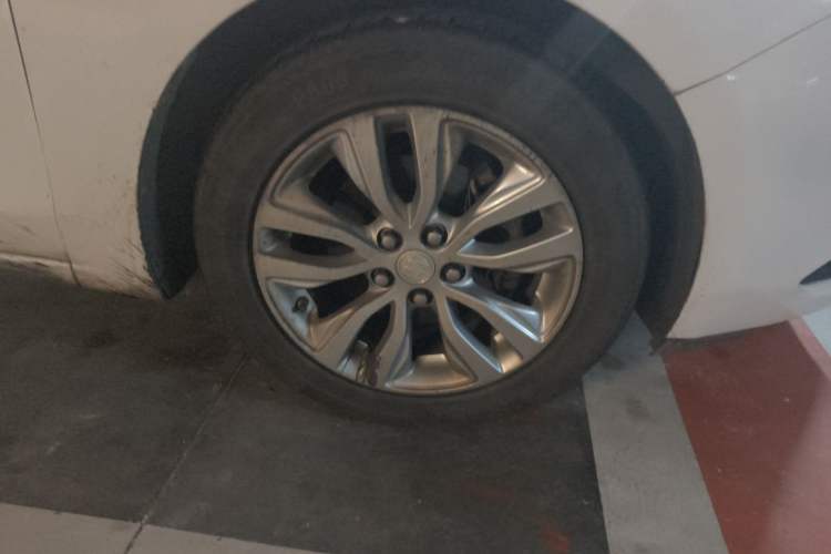 Used Buick GT 2018 15T Dual-Clutch Elite Model China V Standard Right Front Wheel Hub