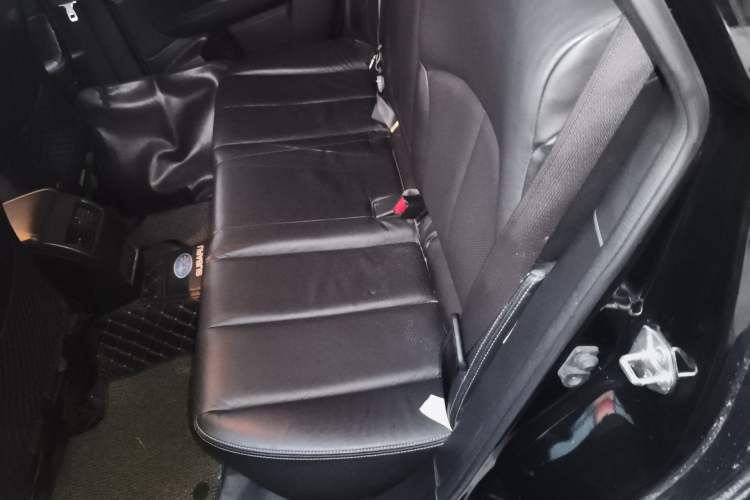 Used Subaru Outback 2014 2.5i Yashang Sport Edition Left Rear Seat