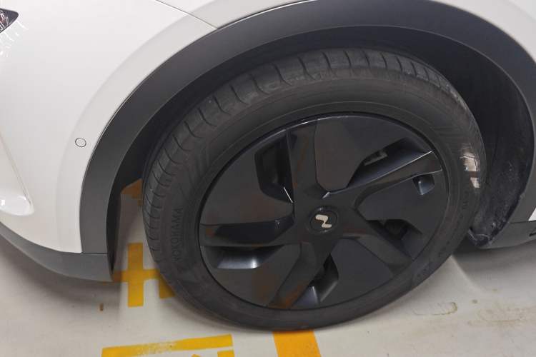 Used ONVO L60 2024 60 kWh Rear-Drive Version
